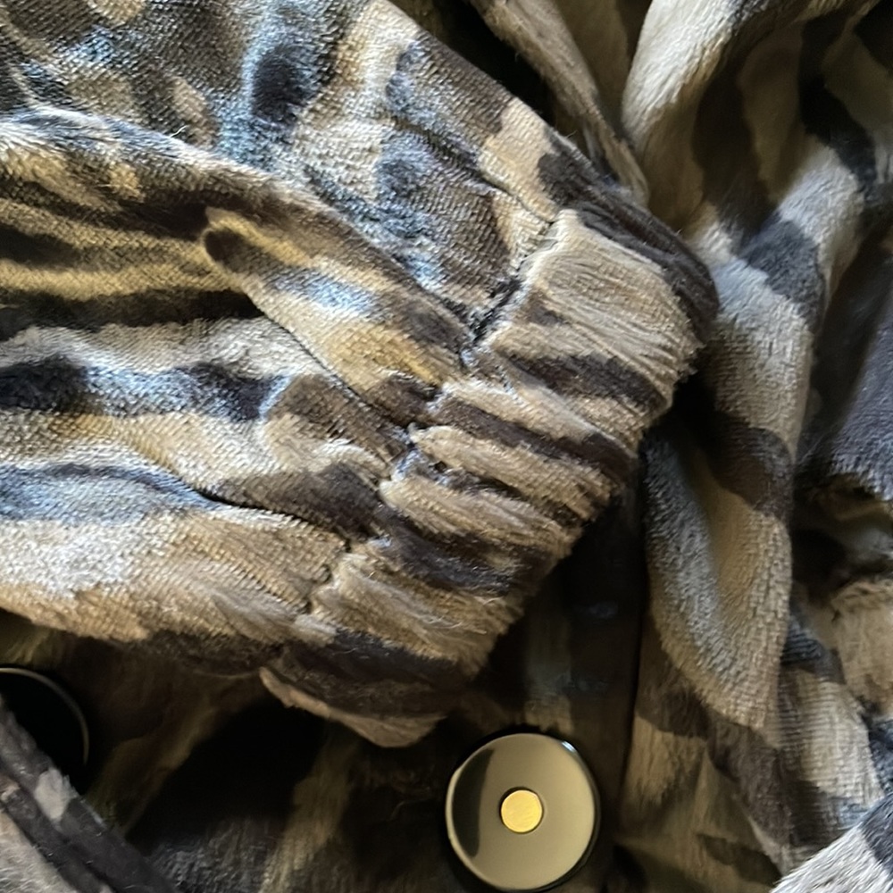 Coat - Picture 8 of 8